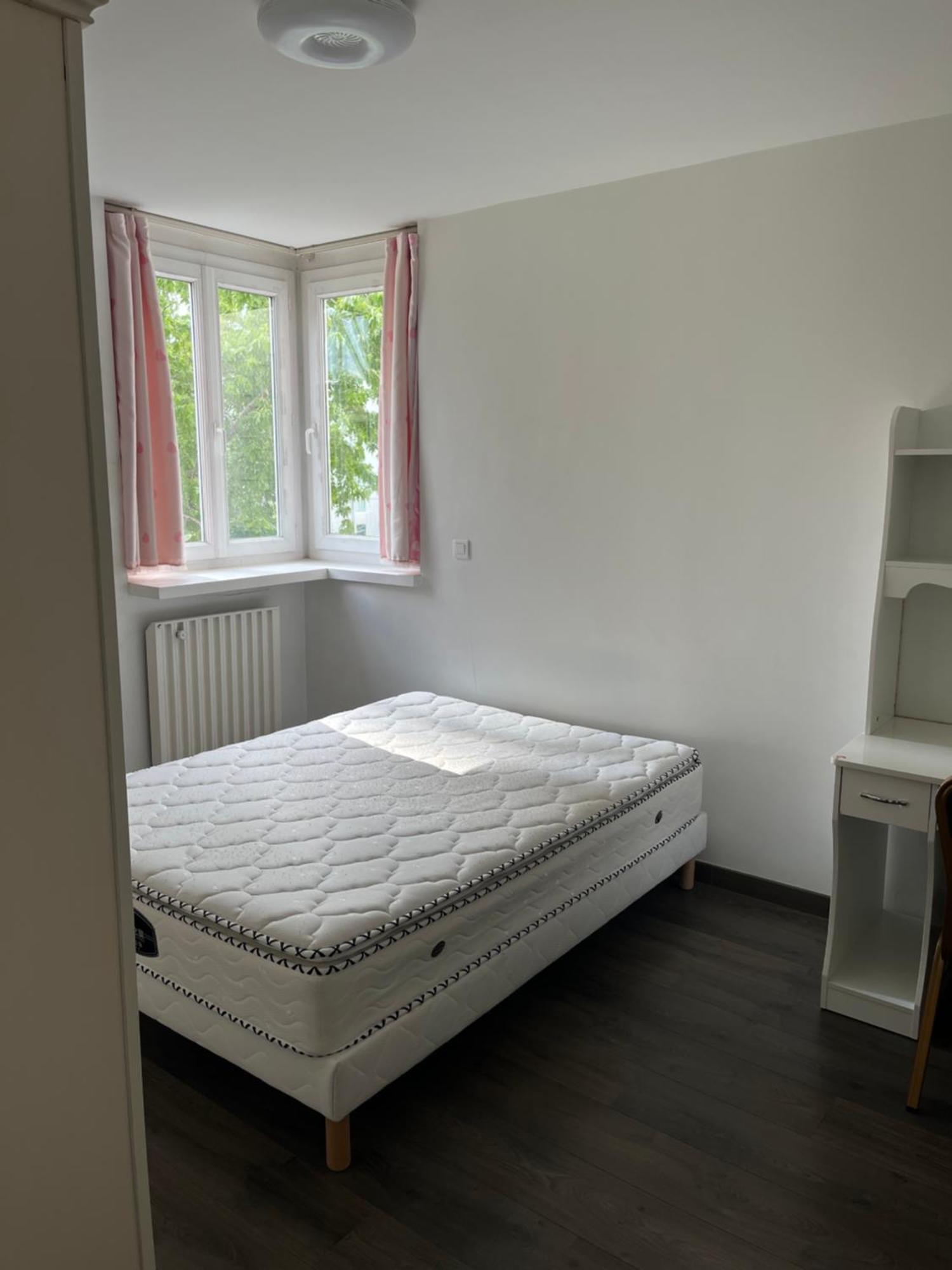 Lumineux Et Spacieux Dans Appartement