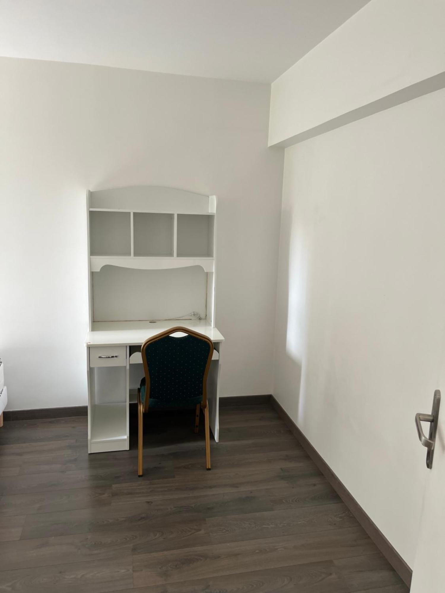 Lumineux Et Spacieux Dans Appartement
